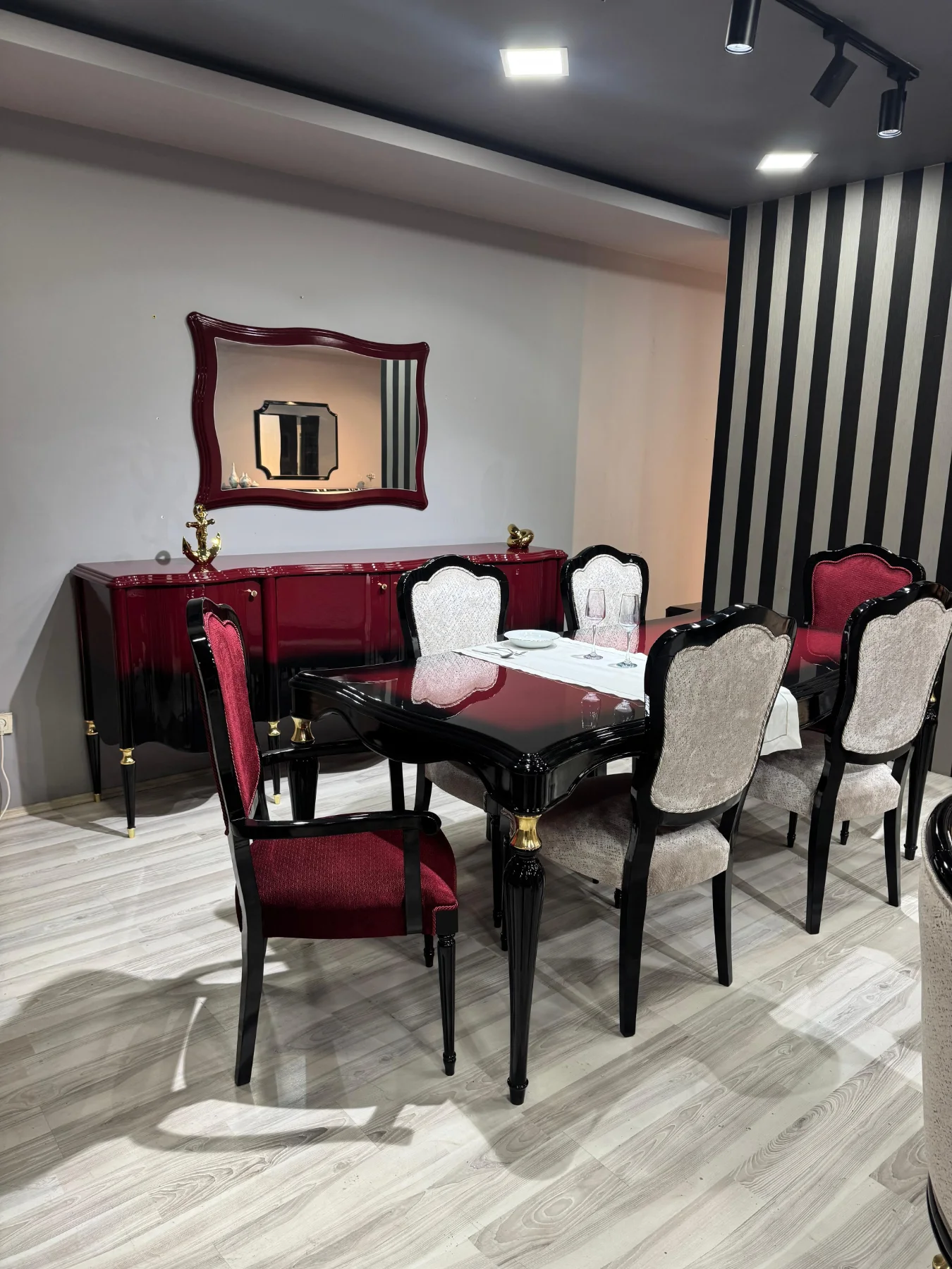 Venedik Yemek Odası Takımı — 4